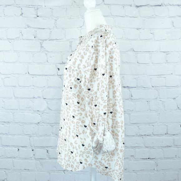 NEW! VELVET HEART Animal & Heart Print Button Up… - Picture 2 of 7